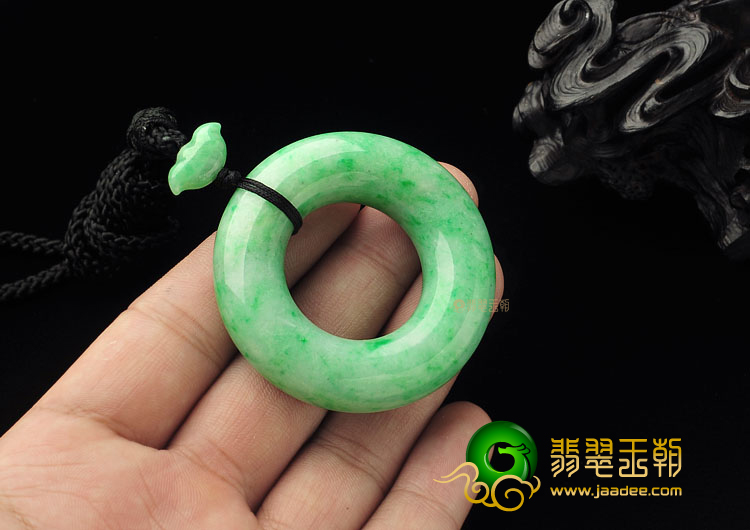 糯冰种翠色缅甸翡翠A货平安扣挂件