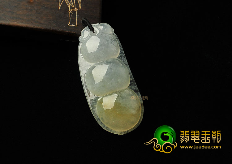 冰种晴水带黄翡缅甸翡翠A货四季豆挂件
