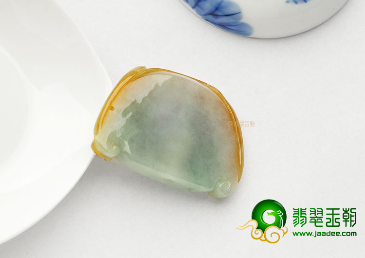 糯冰种晴水褐黄翡缅甸翡翠A货仿古龙挂件