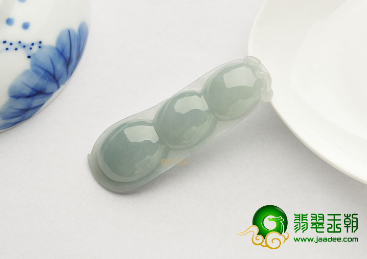 糯冰种晴水缅甸翡翠A货四季豆挂件