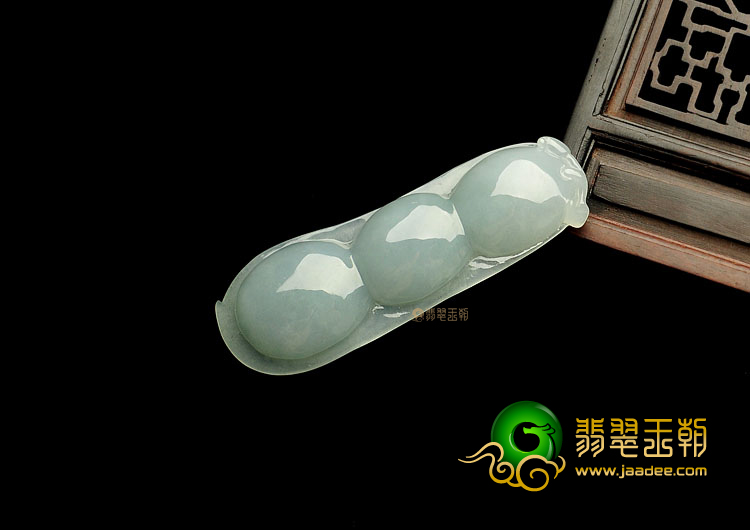 糯冰种晴水缅甸翡翠A货四季豆挂件