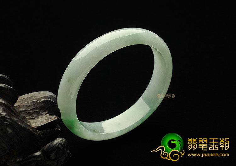 糯冰种飘翠缅甸翡翠A货贵妃镯(54.5-49.5mm)