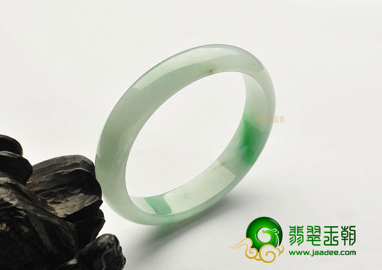 糯冰种飘翠缅甸翡翠A货贵妃镯(54.5-49.5mm)
