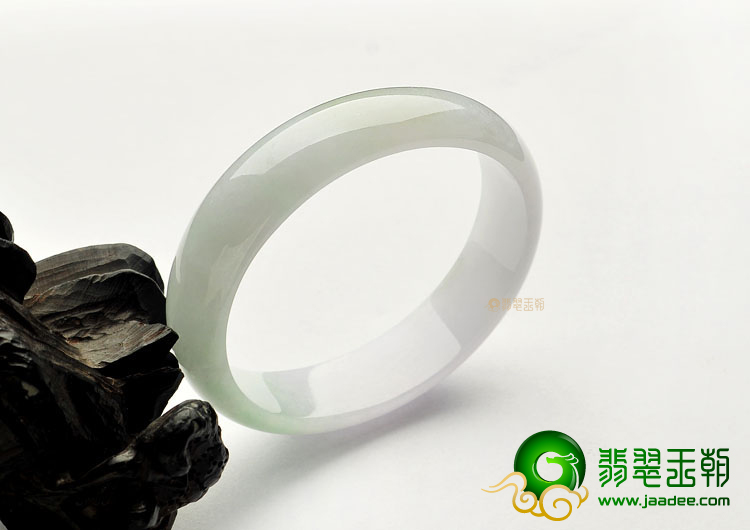 糯冰种晴水紫罗兰缅甸翡翠A货贵妃镯(53.7mm-47.5mm)