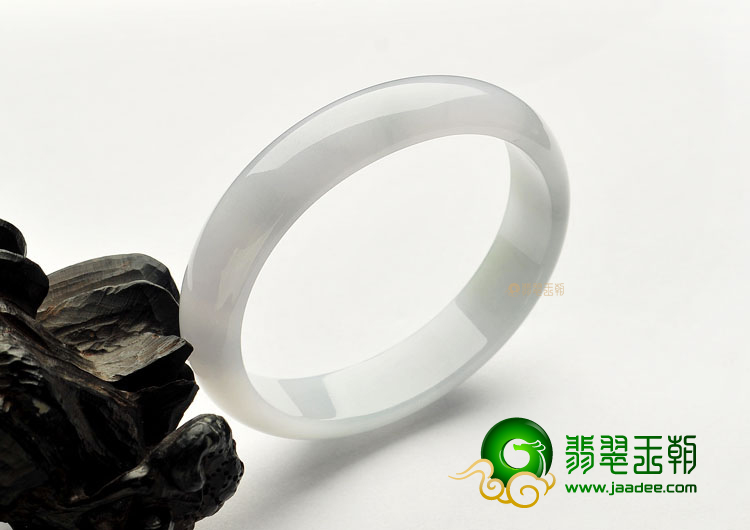 糯冰种晴水淡紫罗兰缅甸翡翠A货贵妃镯(54.7mm-49.3mm)