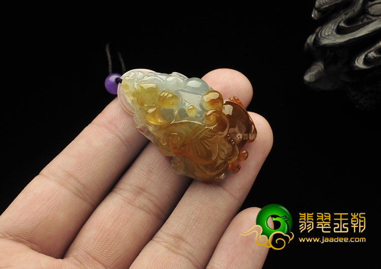 糯冰种褐黄翡缅甸翡翠A货貔貅挂件