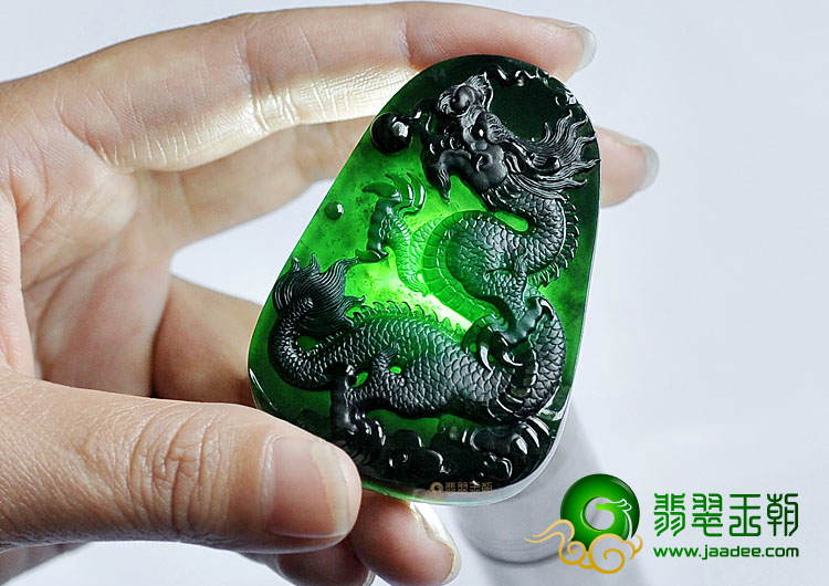 冰玻种墨翠缅甸翡翠A货龙牌挂件