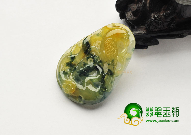 冰种黄翡飘花缅甸翡翠A货喜上眉梢挂件