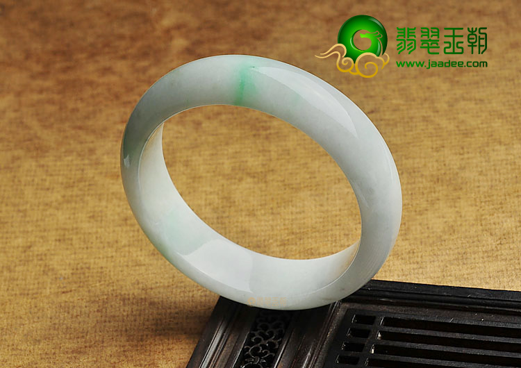 糯冰种飘翠缅甸翡翠A货手镯(55.7mm)