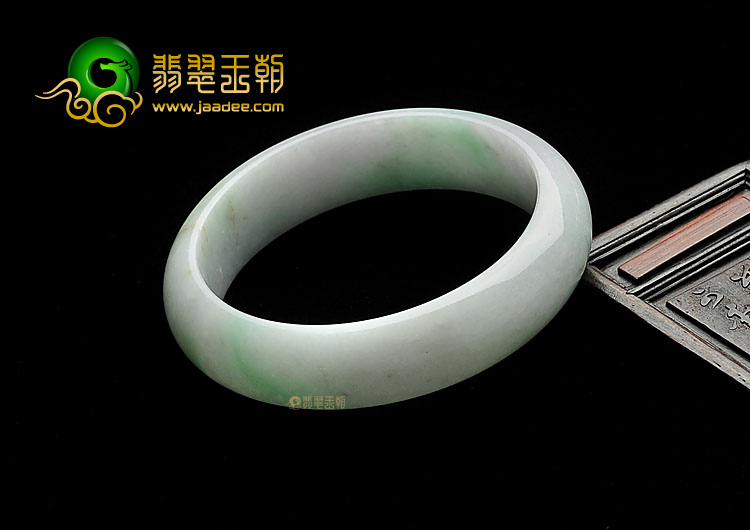 糯冰种飘翠缅甸翡翠A货手镯(58.9mm)