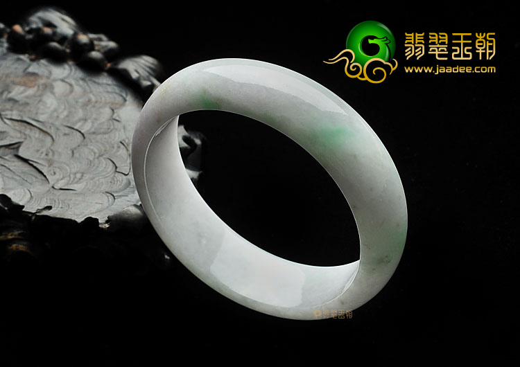 糯冰种淡春带彩缅甸翡翠A货手镯(57.3mm)