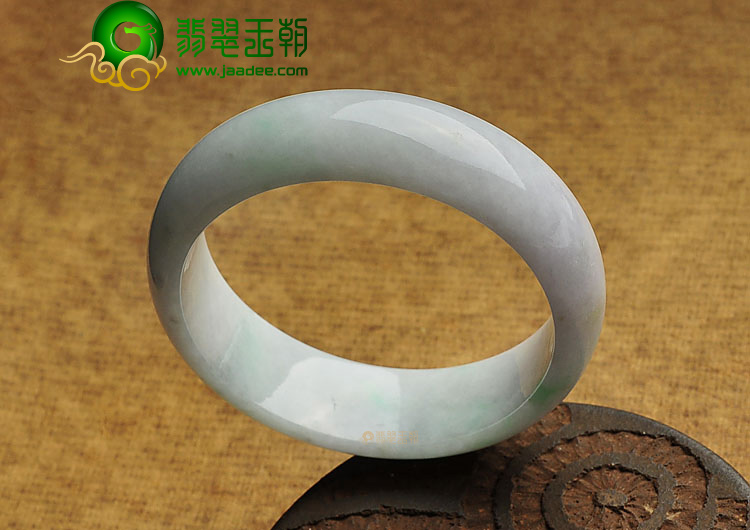 糯冰种淡春带彩缅甸翡翠A货手镯(57.3mm)