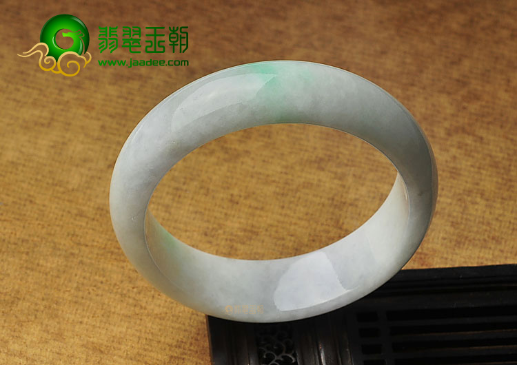糯冰种淡春带彩缅甸翡翠A货手镯(59.2mm)
