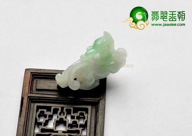糯冰种略飘花缅甸翡翠A货貔貅挂件