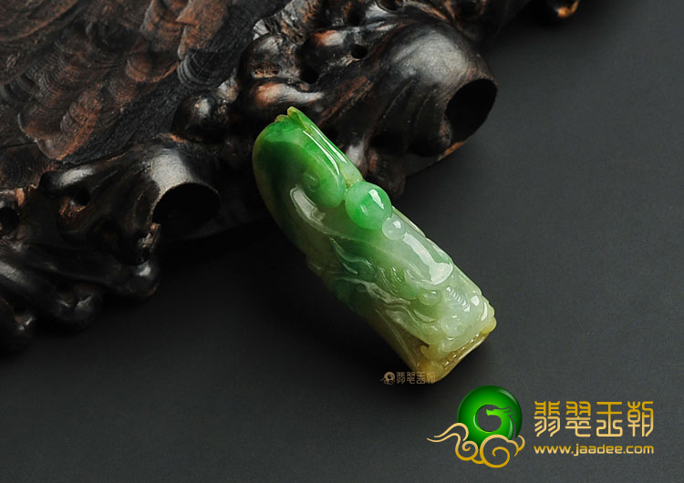 糯冰种黄加绿缅甸翡翠A货龙头挂件