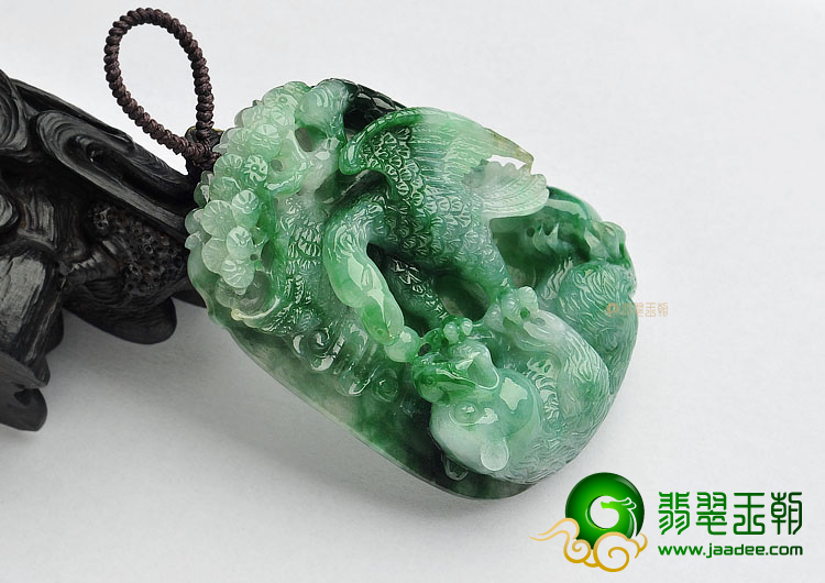 糯冰种翠色缅甸翡翠A货英雄挂件