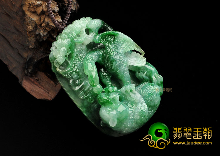 糯冰种翠色缅甸翡翠A货英雄挂件