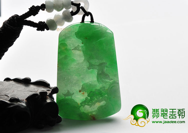 糯冰种豆色缅甸翡翠A货望月怀远挂件
