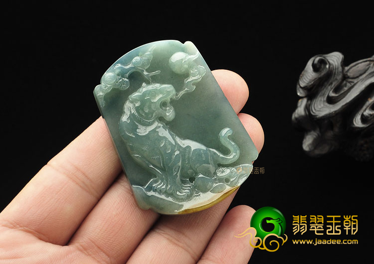 糯冰种晴水带褐黄翡缅甸翡翠A货虎虎生威挂件