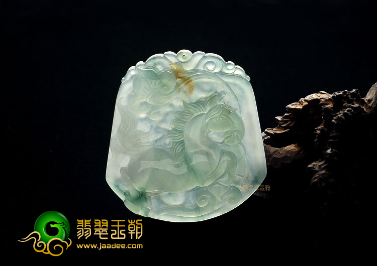 冰种飘花缅甸翡翠A货马到成功挂件