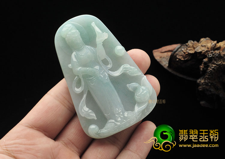 糯冰种晴水缅甸翡翠A货站观音挂件