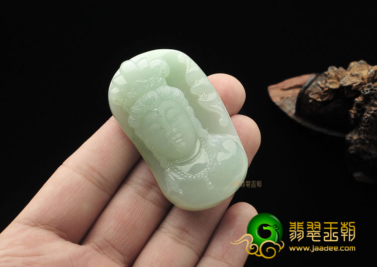糯冰种晴水缅甸翡翠A货观音头挂件