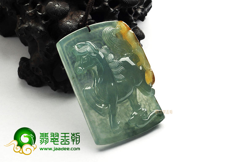 冰种晴水褐黄翡缅甸翡翠A货龙马精神挂件