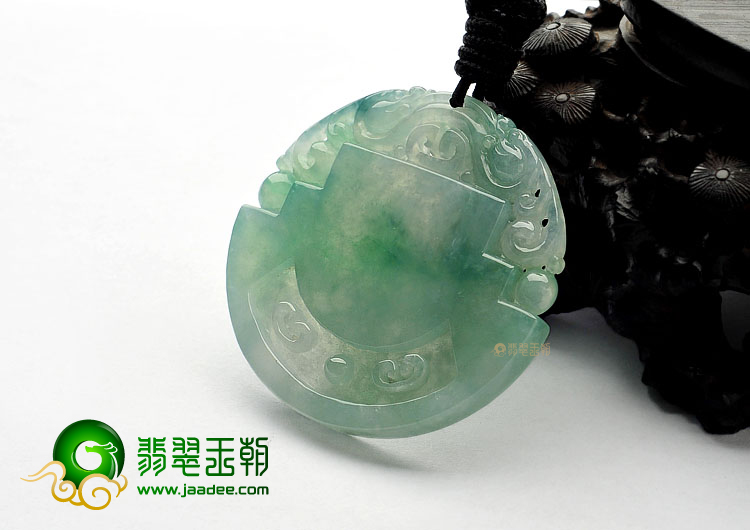 冰种飘花缅甸翡翠A货府中有龙挂件