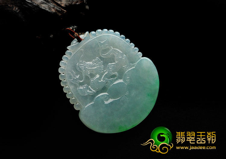 冰种略飘翠缅甸翡翠A货府中有龙挂件