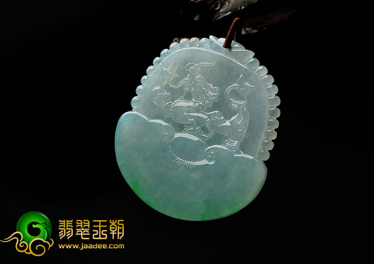 冰种略飘翠缅甸翡翠A货府中有龙挂件