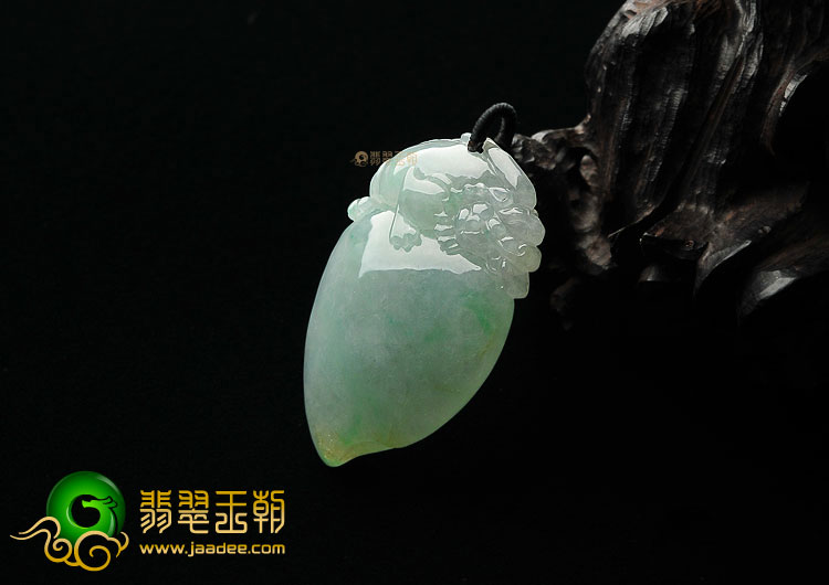 糯冰种黄加绿缅甸翡翠A货寿桃挂件