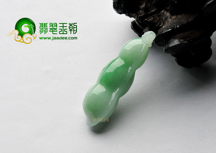 糯冰种飘花缅甸翡翠A货四季豆挂件