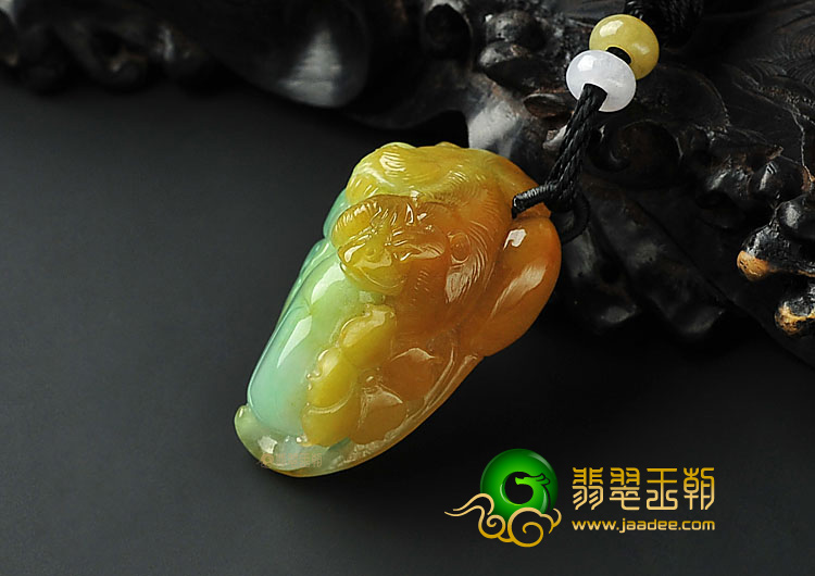 糯冰种黄加绿缅甸翡翠A货灵猴挂件