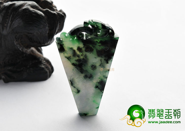 糯冰种飘花缅甸翡翠A货饕餮挂件