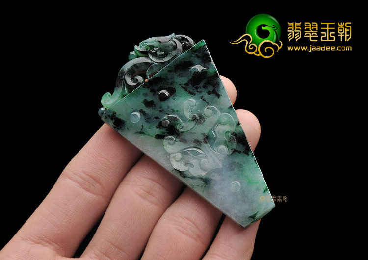 糯冰种飘花缅甸翡翠A货饕餮挂件