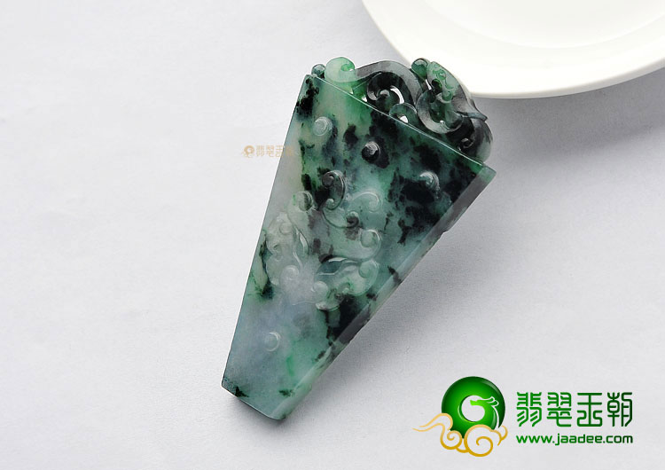 糯冰种飘花缅甸翡翠A货饕餮挂件