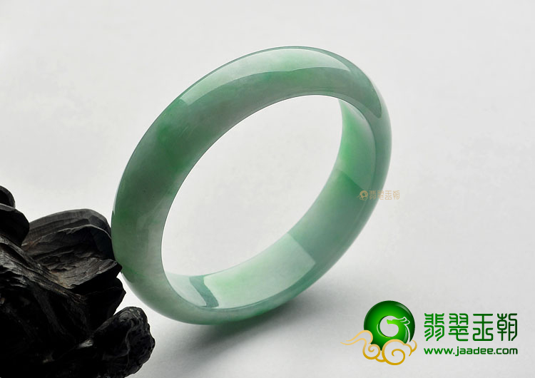 糯冰种飘翠缅甸翡翠A货手镯(58.8mm)