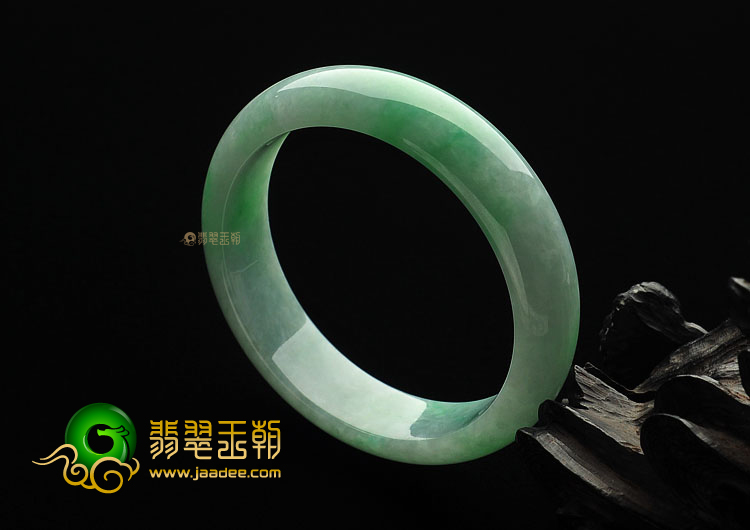 糯冰种飘翠缅甸翡翠A货手镯(58.8mm)