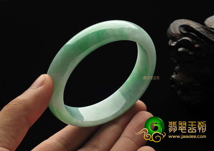 糯冰种飘翠缅甸翡翠A货手镯(58.8mm)