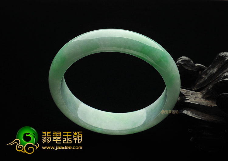 糯冰种飘翠缅甸翡翠A货手镯(58.8mm)