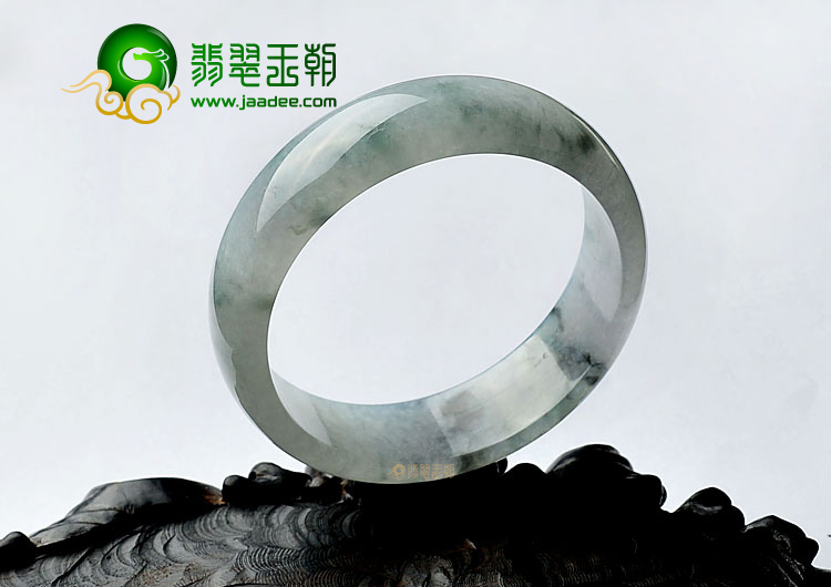 (超值推荐)糯冰种飘花缅甸翡翠A货手镯(59.2mm)