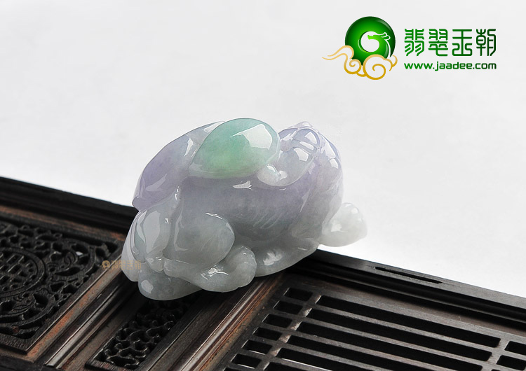 糯冰种春带彩缅甸翡翠A货貔貅挂件