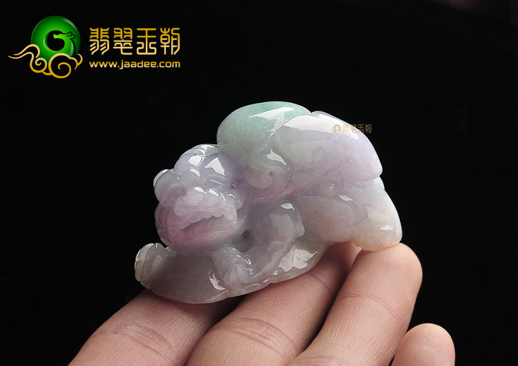 糯冰种春带彩缅甸翡翠A货貔貅挂件