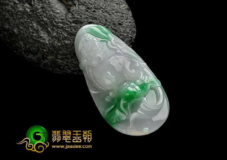 糯冰种淡春带彩缅甸翡翠A货貔貅挂件