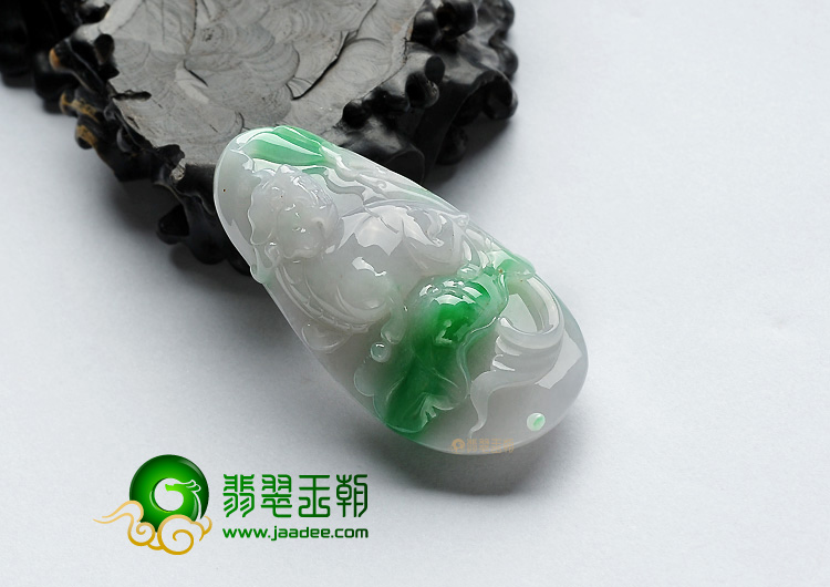 糯冰种淡春带彩缅甸翡翠A货貔貅挂件