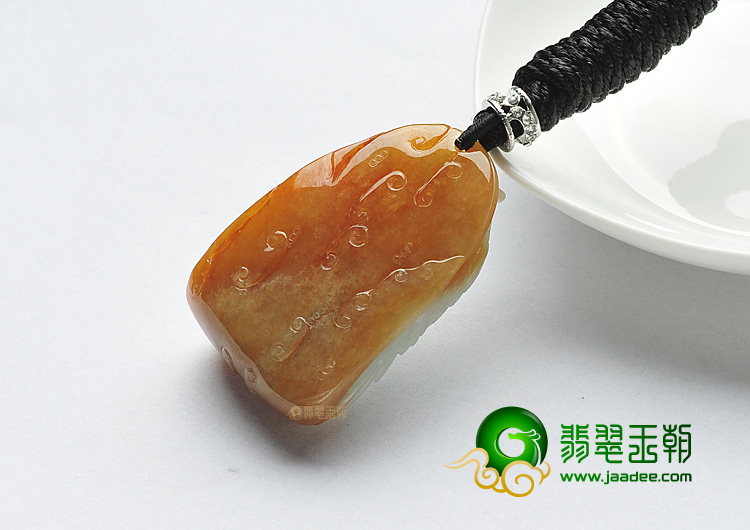 糯冰种三彩缅甸翡翠A货鹦鹉挂件
