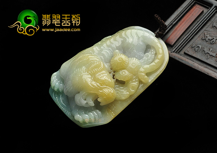 糯冰种黄翡缅甸翡翠A货猛虎下山挂件