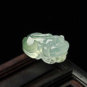 冰种晴水缅甸翡翠A货貔貅戒面