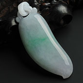 (超值推荐)糯冰种淡春带彩缅甸翡翠A货福瓜挂件