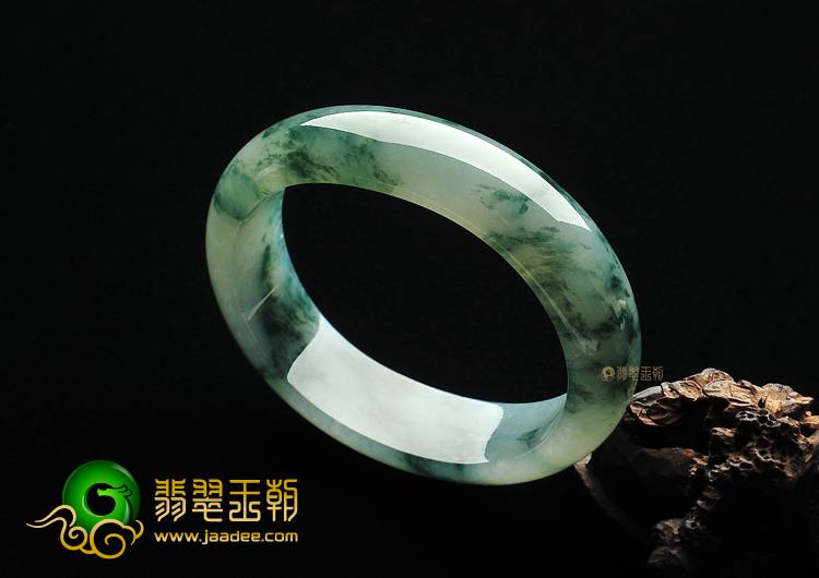 糯冰种飘花缅甸翡翠A货贵妃镯(56.1mm-47.9mm)